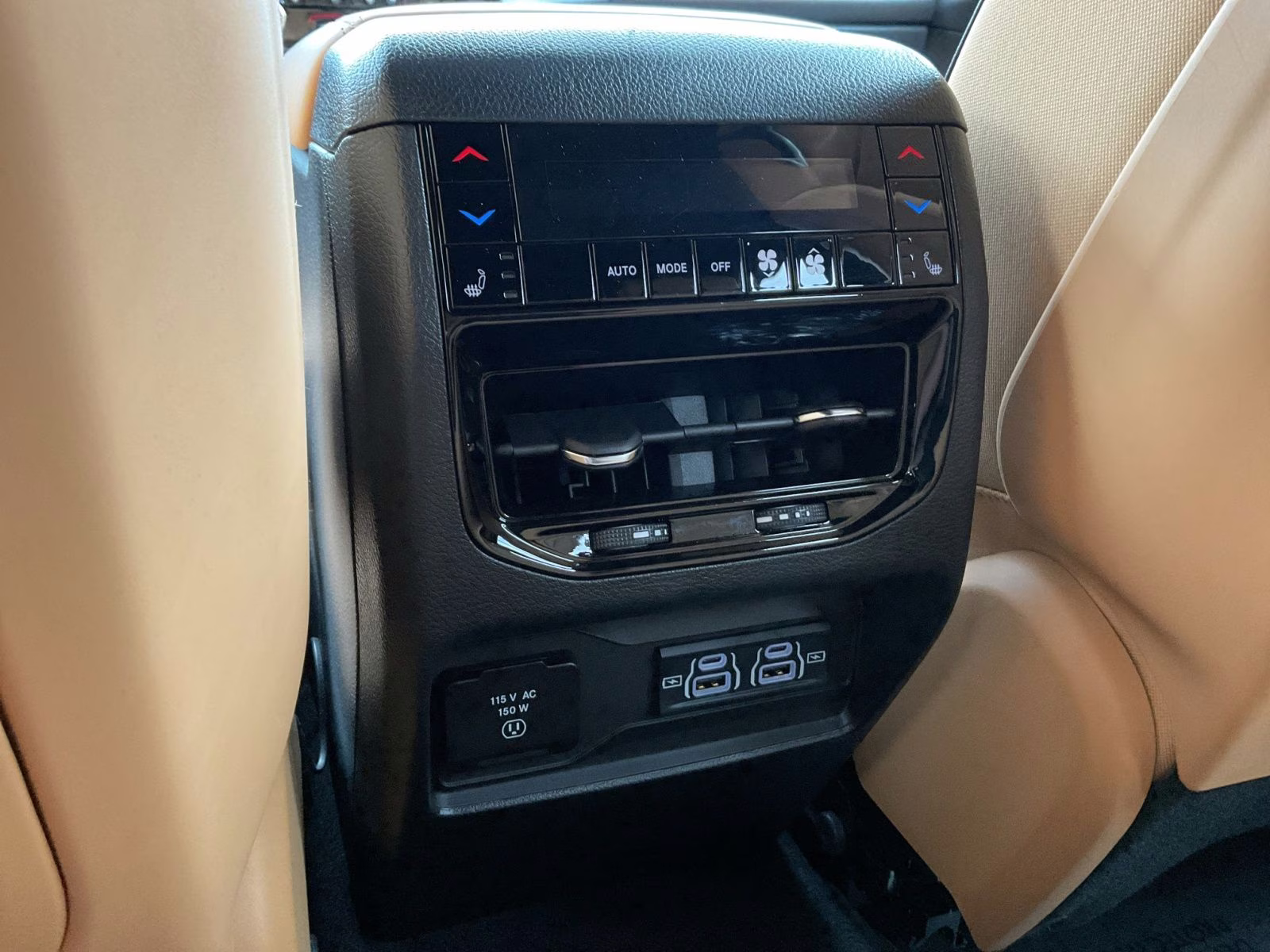 2024 Diamond Black Crystal Pearlcoat Jeep Grand Cherokee Summit 4xe 4X4 SUV