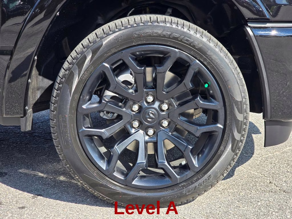 2026 Diamond Black Crystal Pearlcoat Ram 1500 Limited 4X4 Truck