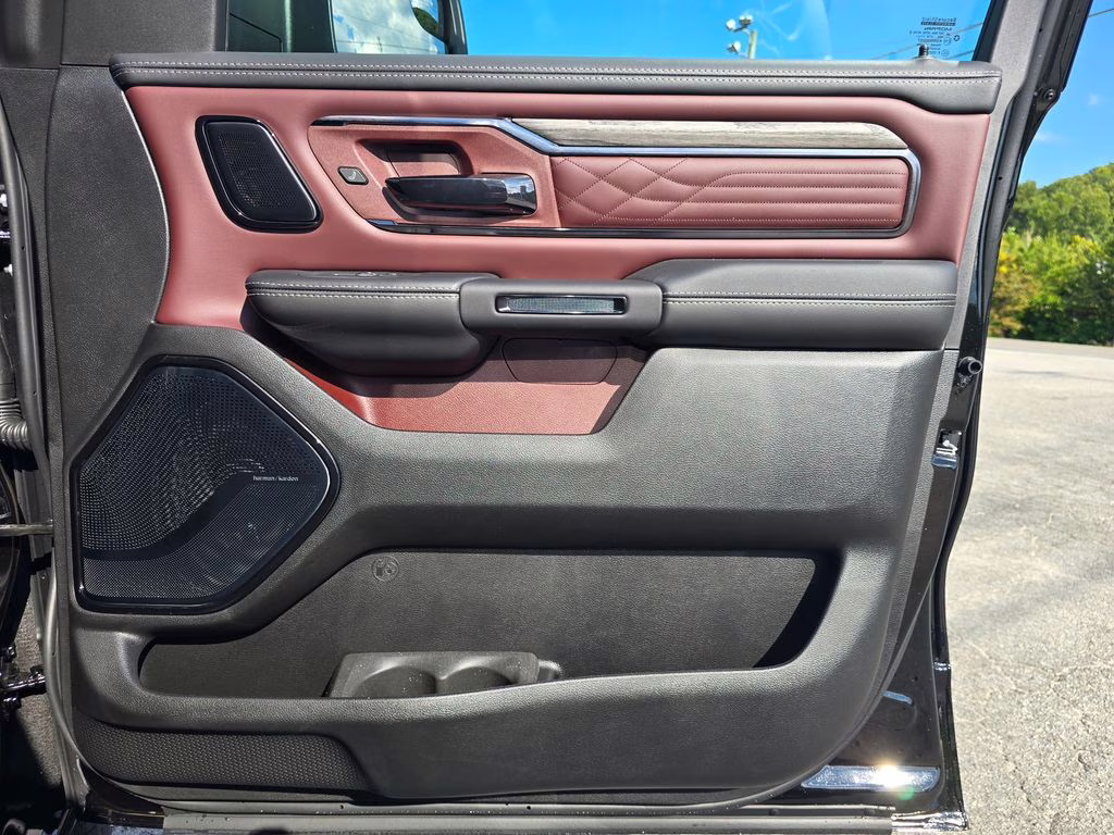 2026 Diamond Black Crystal Pearlcoat Ram 1500 Limited 4X4 Truck