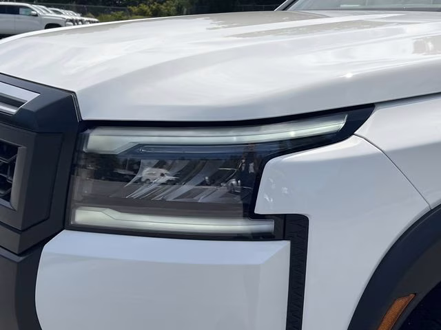 2026 Glacier White Nissan Frontier PRO-4X 4X4 Truck