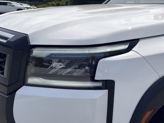 2026 Glacier White Nissan Frontier PRO-4X 4X4 Truck