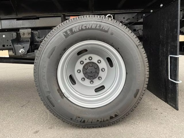 2024 Oxford White Ford Super Duty F-350 DRW XL 4X4 Chassis