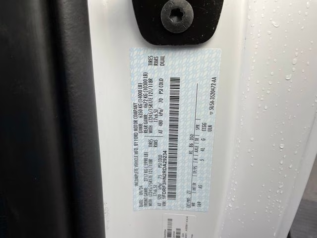 2024 Oxford White Ford Super Duty F-350 DRW XL 4X4 Chassis