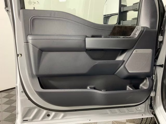 2026 Avalanche Ford Super Duty F-250 SRW Lariat 4X4 Truck