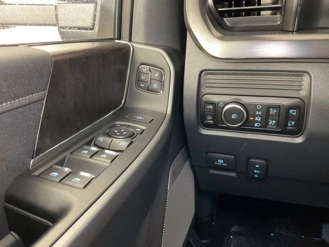 2026 Avalanche Ford Super Duty F-250 SRW Lariat 4X4 Truck