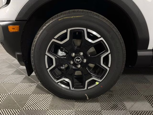 2025 Oxford White Ford Bronco Sport Outer Banks 4X4 SUV