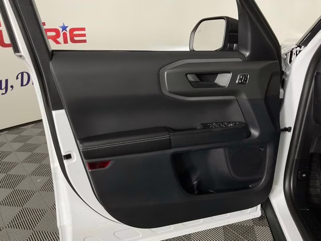 2025 Oxford White Ford Bronco Sport Outer Banks 4X4 SUV