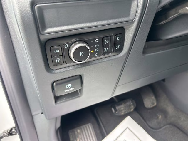 2025 Oxford White Ford F-150 XLT 4X4 Truck