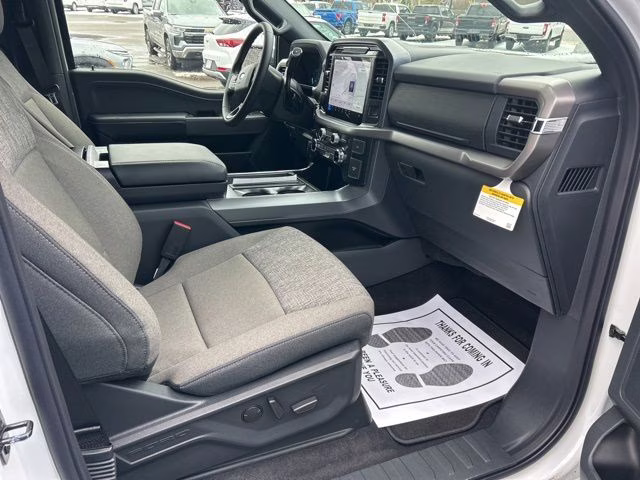 2025 Oxford White Ford F-150 XLT 4X4 Truck