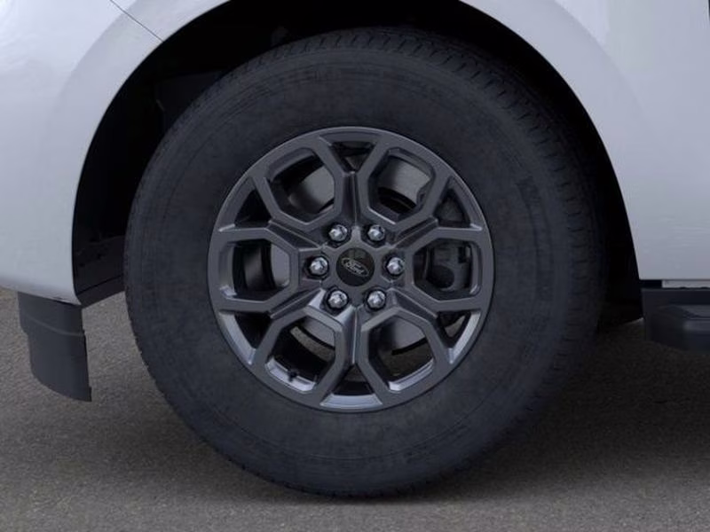 2025 Space Silver Metallic Ford Expedition Active RWD SUV
