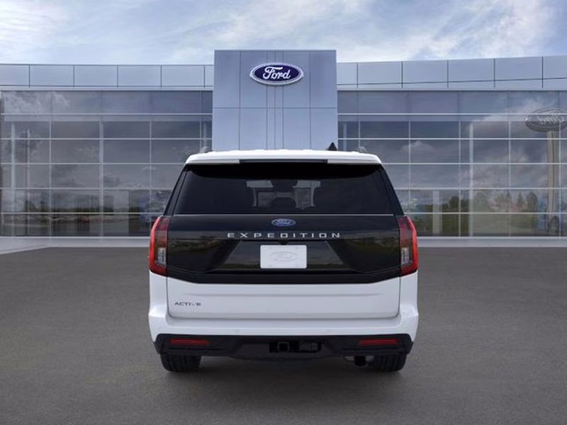 2025 Space Silver Metallic Ford Expedition Active RWD SUV