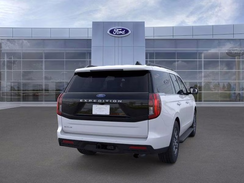 2025 Space Silver Metallic Ford Expedition Active RWD SUV