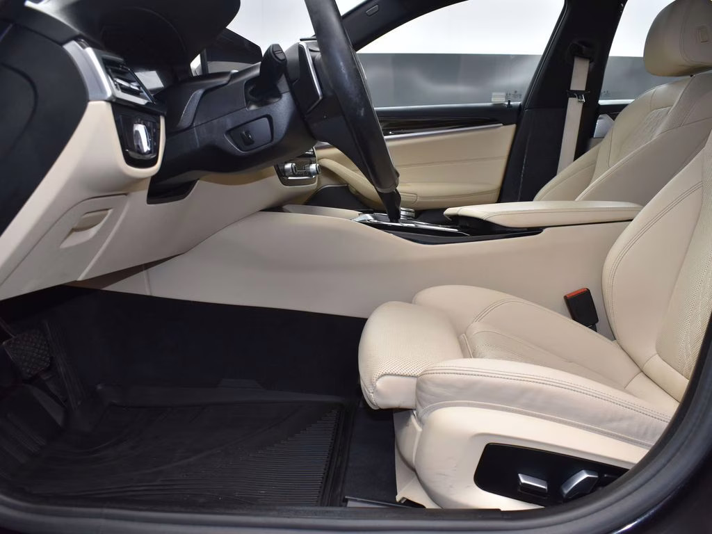 2022 Dark Graphite Metallic BMW 5 Series 540i RWD Sedan
