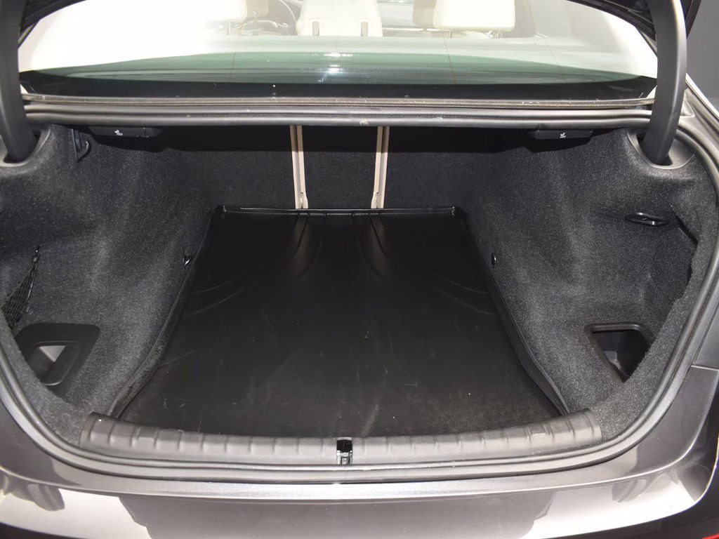 2022 Dark Graphite Metallic BMW 5 Series 540i RWD Sedan