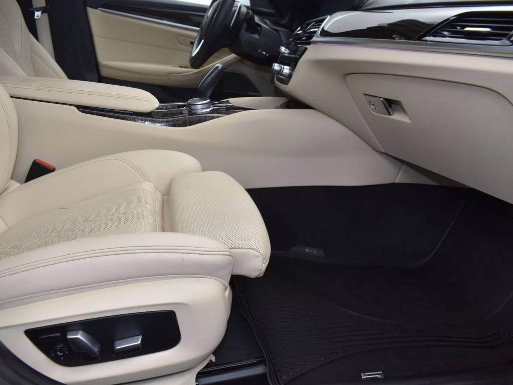 2022 Dark Graphite Metallic BMW 5 Series 540i RWD Sedan