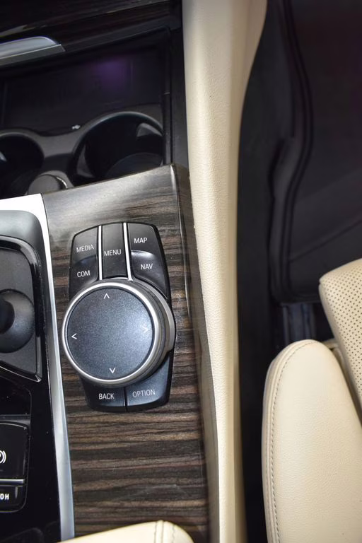 2022 Dark Graphite Metallic BMW 5 Series 540i RWD Sedan