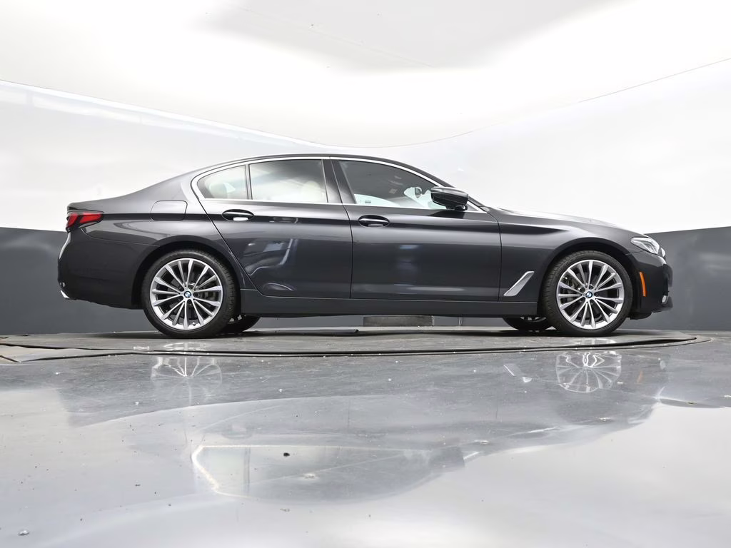 2022 Dark Graphite Metallic BMW 5 Series 540i RWD Sedan