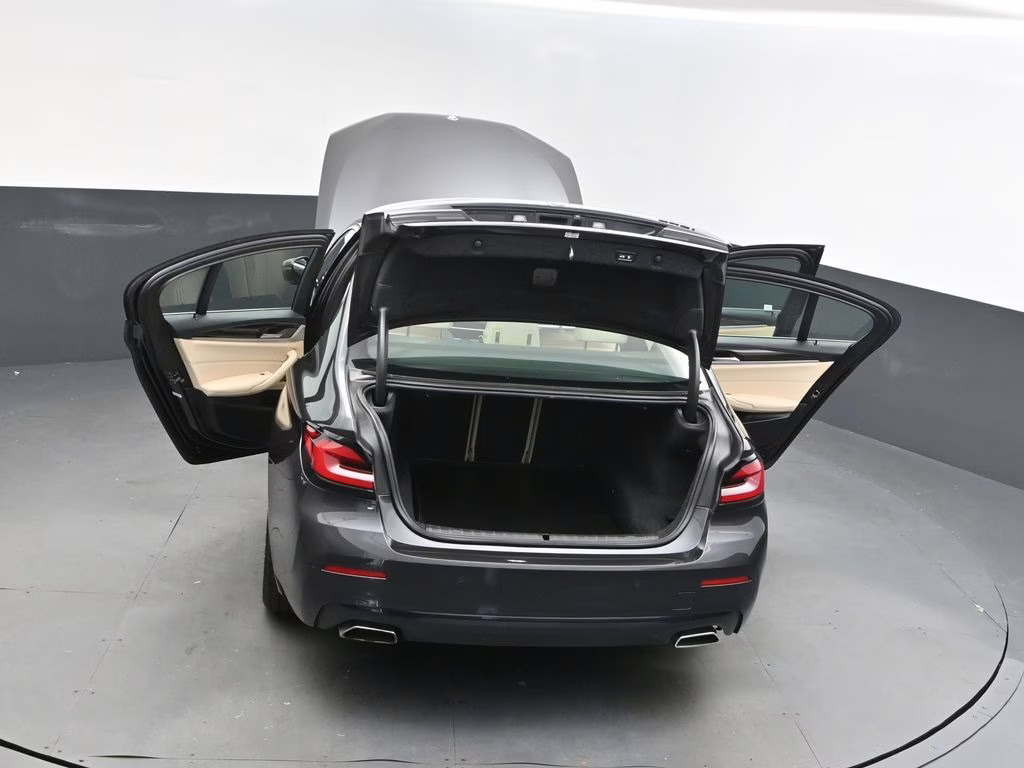 2022 Dark Graphite Metallic BMW 5 Series 540i RWD Sedan