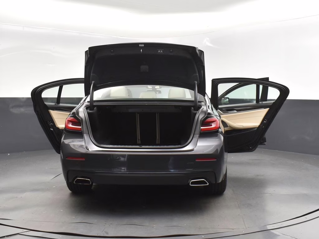 2022 Dark Graphite Metallic BMW 5 Series 540i RWD Sedan