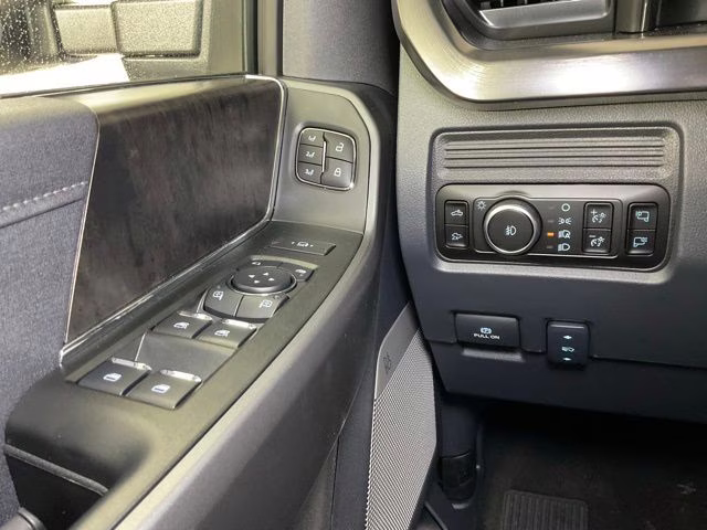 2026 Black Metallic Ford Super Duty F-250 SRW Lariat 4X4 Truck