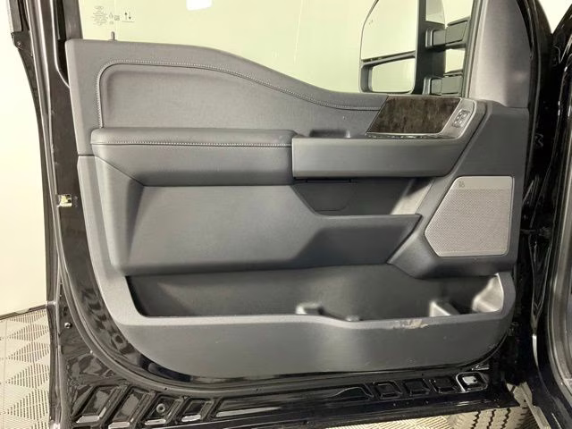 2026 Black Metallic Ford Super Duty F-350 SRW Lariat 4X4 Truck