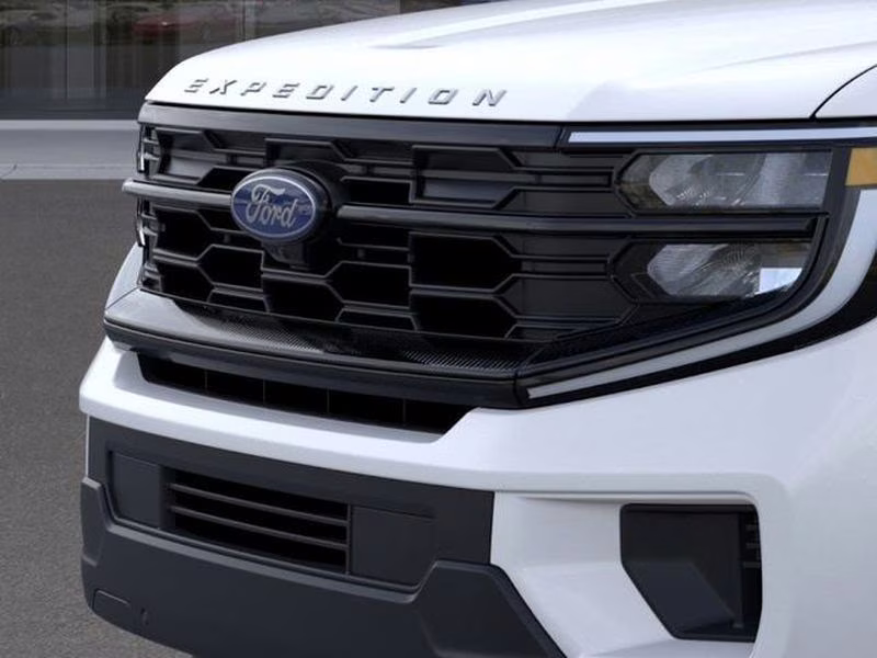 2025 Star White Metallic Tri-Coat Ford Expedition Active RWD SUV