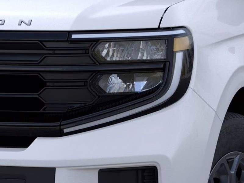 2025 Star White Metallic Tri-Coat Ford Expedition Active RWD SUV