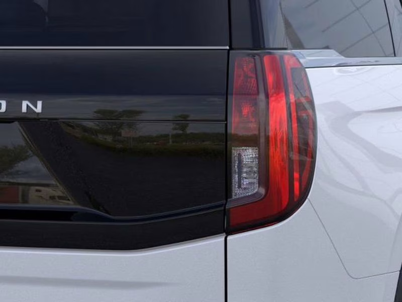2025 Star White Metallic Tri-Coat Ford Expedition Active RWD SUV
