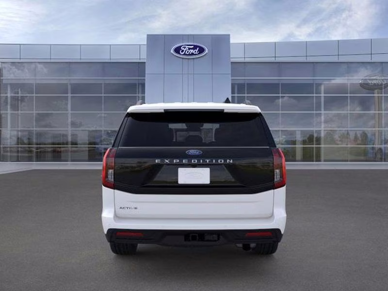 2025 Star White Metallic Tri-Coat Ford Expedition Active RWD SUV