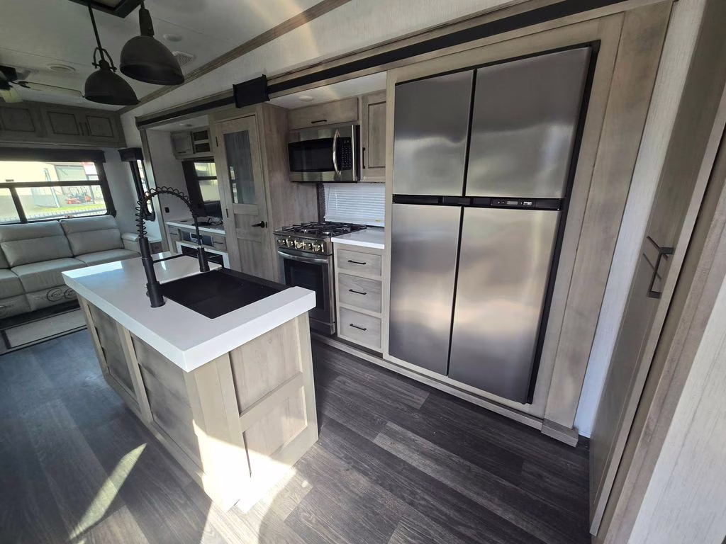 2022 Cream Heartland Big Country 3702FB RV