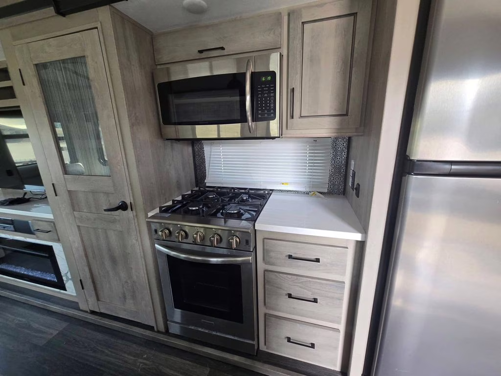 2022 Cream Heartland Big Country 3702FB RV
