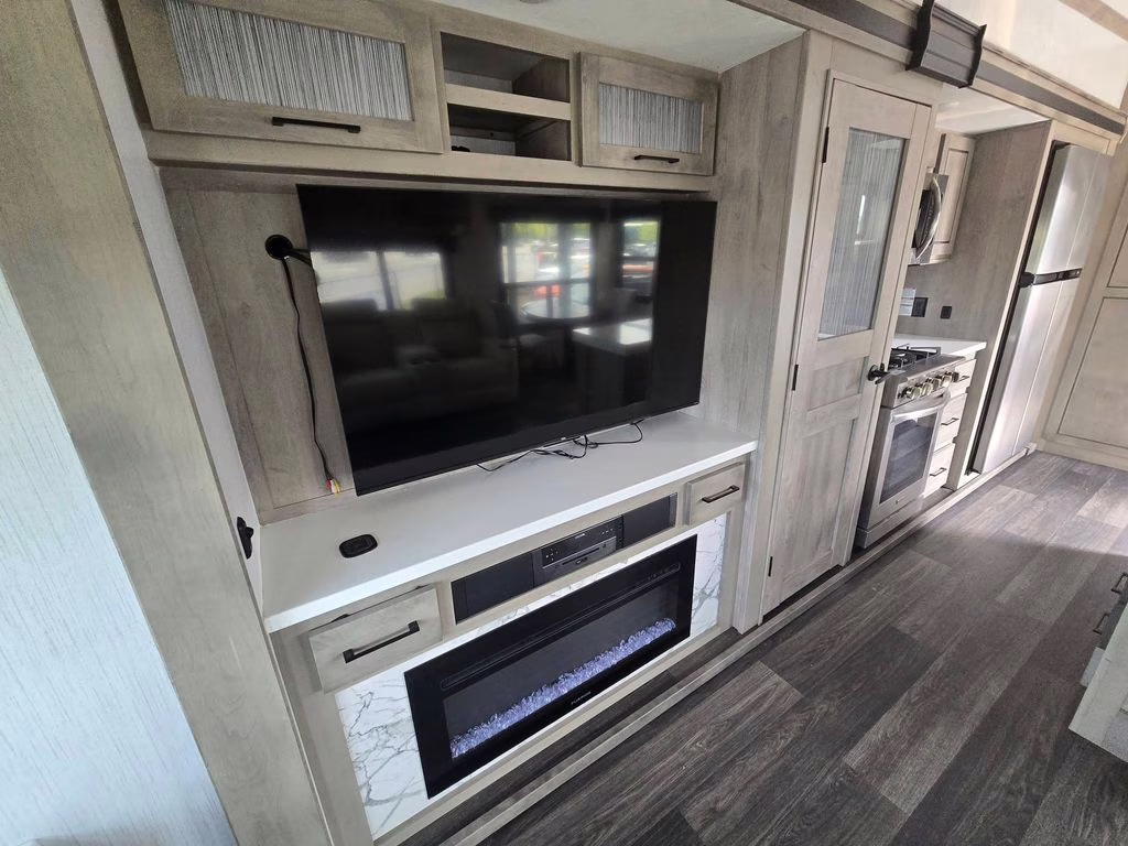 2022 Cream Heartland Big Country 3702FB RV