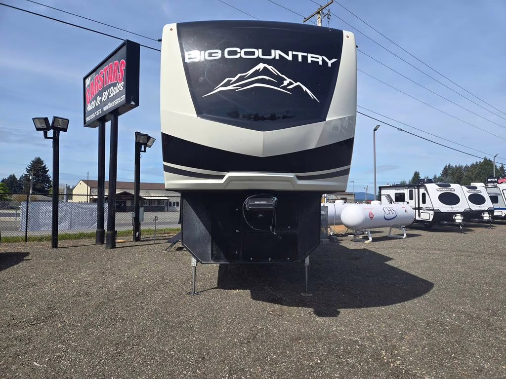 2022 Cream Heartland Big Country 3702FB RV