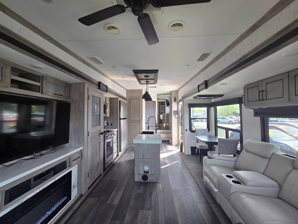 2022 Cream Heartland Big Country 3702FB RV