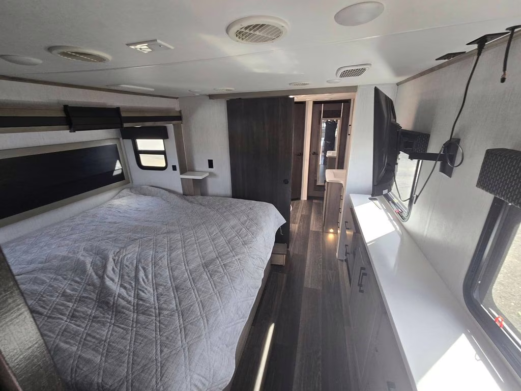 2022 Cream Heartland Big Country 3702FB RV