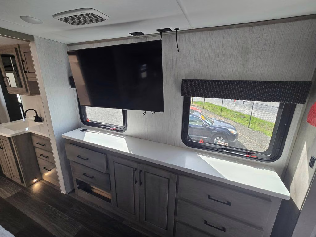 2022 Cream Heartland Big Country 3702FB RV
