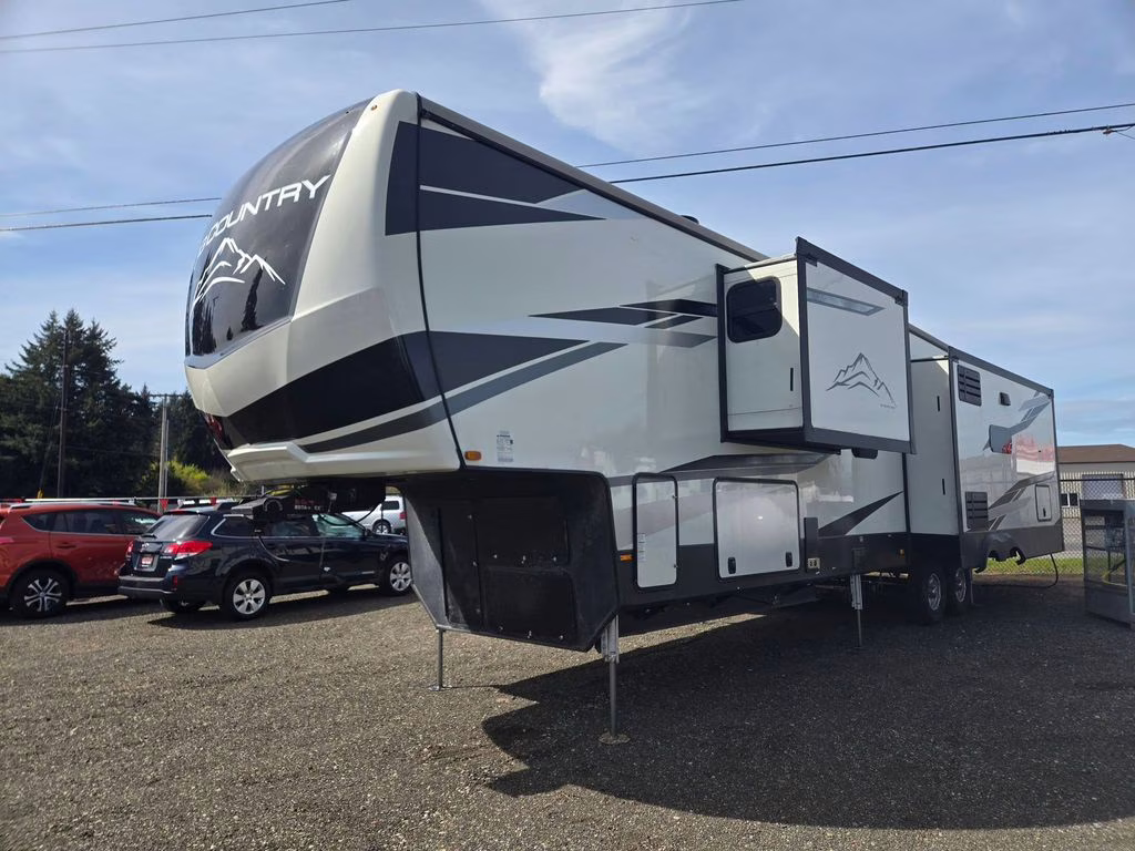 2022 Cream Heartland Big Country 3702FB RV