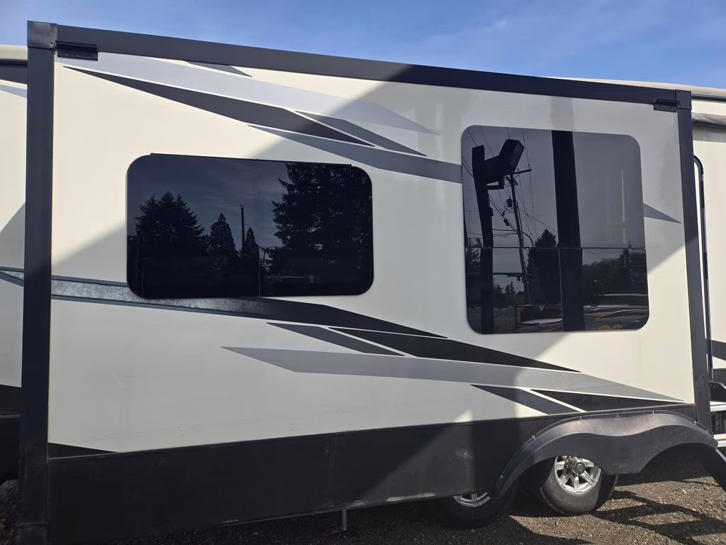 2022 Cream Heartland Big Country 3702FB RV