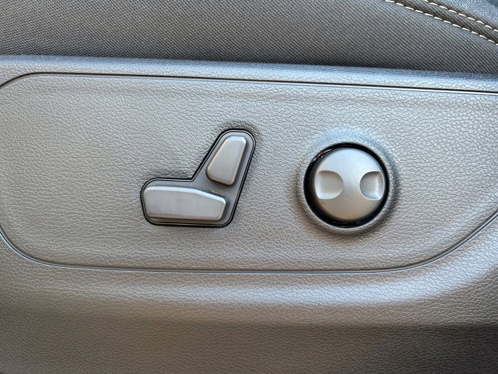 2026 Granite Crystal Metallic Clearcoat Ram 1500 Big Horn/Lone Star 4X4 Truck