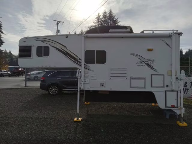 2005 Montana Avalanche 9.5SCS Camper Trailer