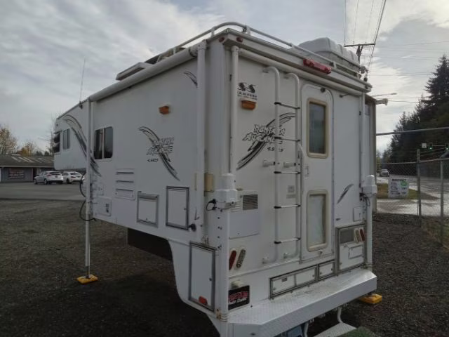 2005 Montana Avalanche 9.5SCS Camper Trailer