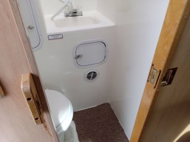 2005 Montana Avalanche 9.5SCS Camper Trailer