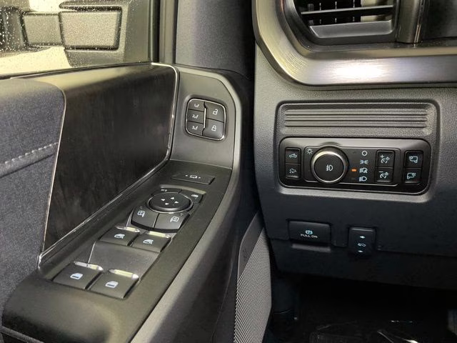 2026 Gray Metallic Ford Super Duty F-250 SRW Lariat 4X4 Truck