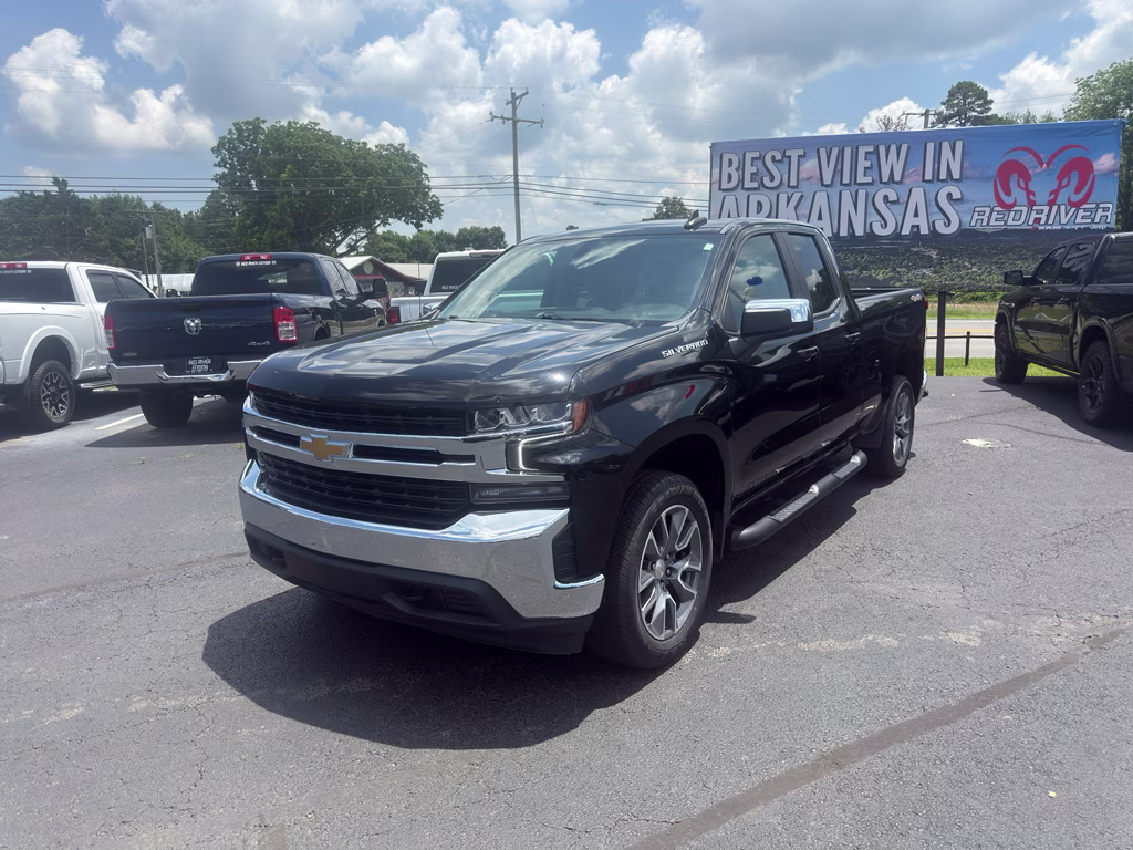 2022 Black Chevrolet Silverado LT 4X4 Truck
