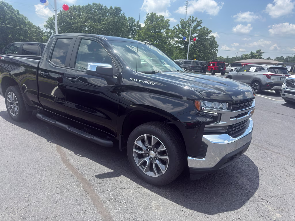 2022 Black Chevrolet Silverado LT 4X4 Truck