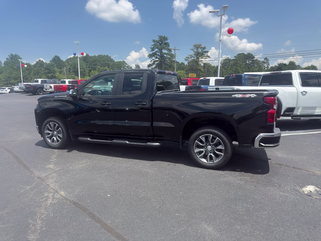 2022 Black Chevrolet Silverado LT 4X4 Truck