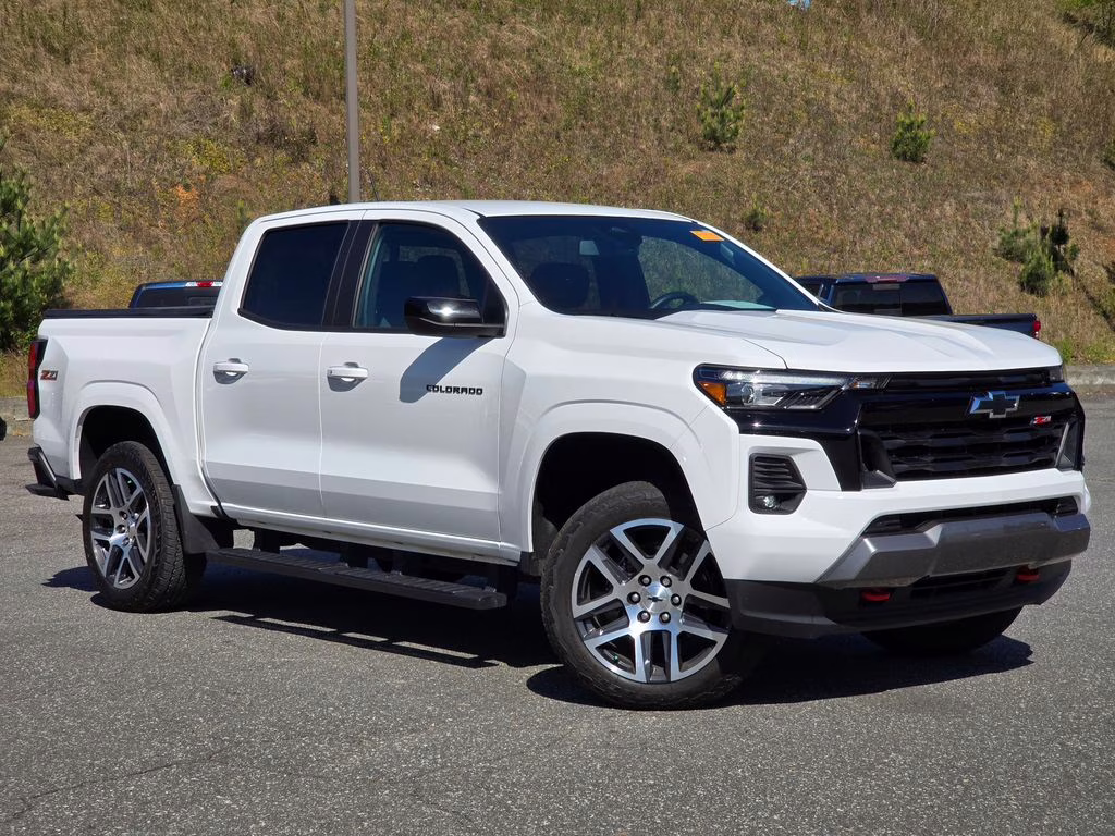 2023 Summit White Chevrolet Colorado Z71 4X4 Truck