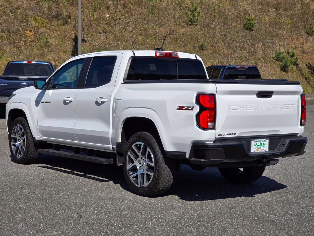 2023 Summit White Chevrolet Colorado Z71 4X4 Truck