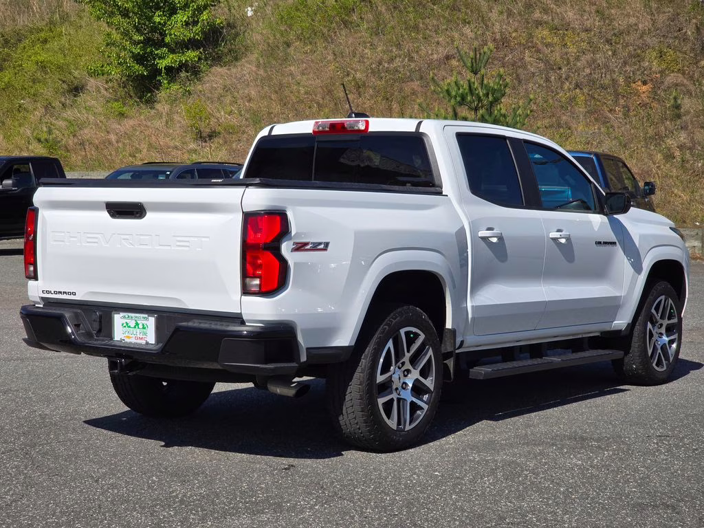 2023 Summit White Chevrolet Colorado Z71 4X4 Truck