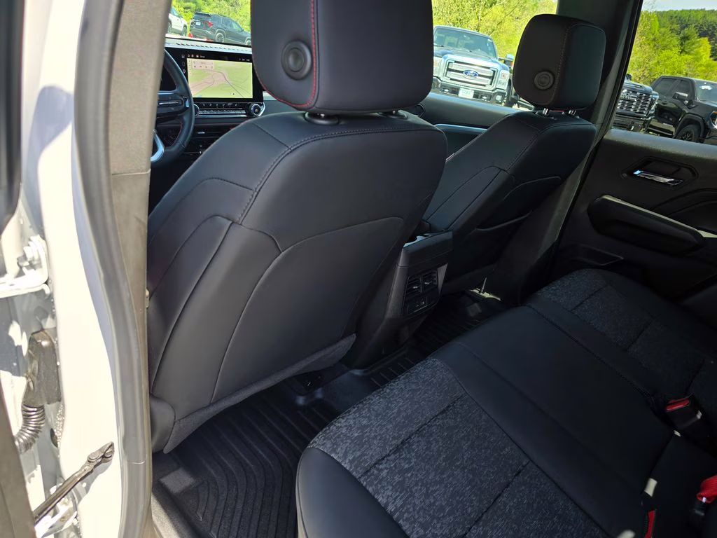 2023 Summit White Chevrolet Colorado Z71 4X4 Truck